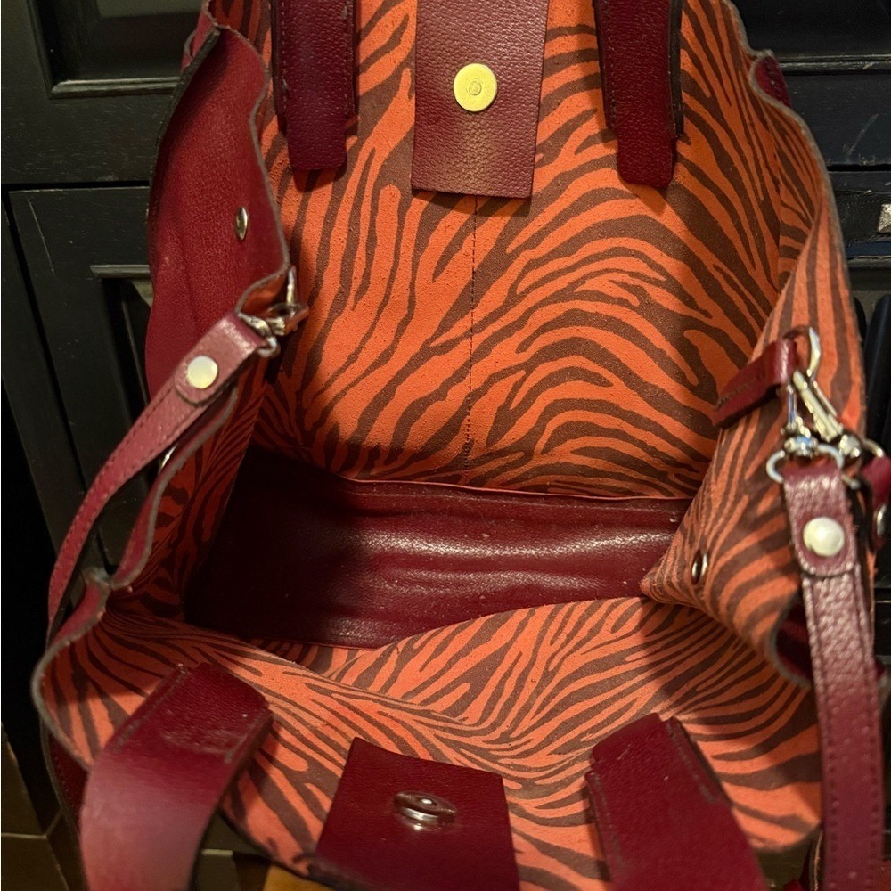 Petro Alexander Burgundy Pebbled Leather Tote Bag Tiger Print Lining with Pouch
